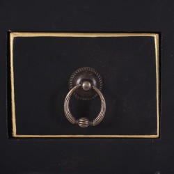 Detalle Consola 4P 3C Oriente Negro 95x26x90 cm.